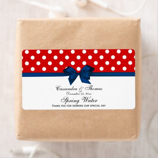 Rouge, Blanc Pois Étiquette d'eau, Marine Bow (En situation)