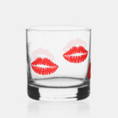 Rouge Lipstick Me baise pour un verre à whisky (Gauche)