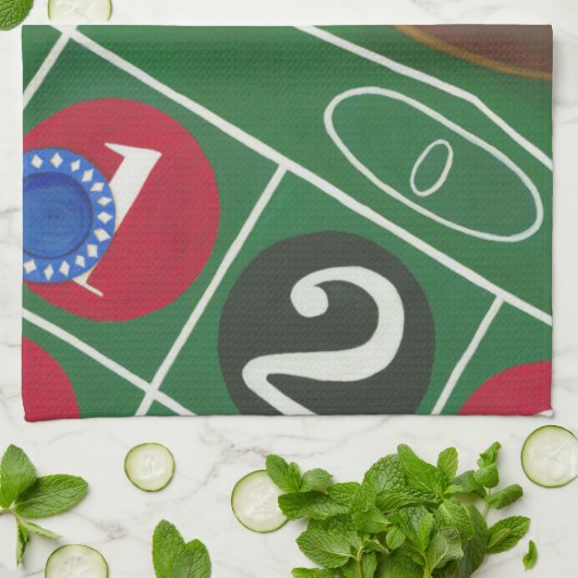 Roulette-tabel met chips en wiel theedoek (Gevouwen)