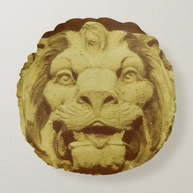 Round Pillow - Stone Lion Rond Kussen (Voorkant)
