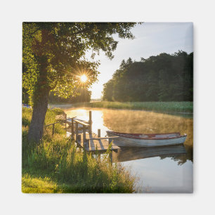Rowboot Moored bij Lake Magneet