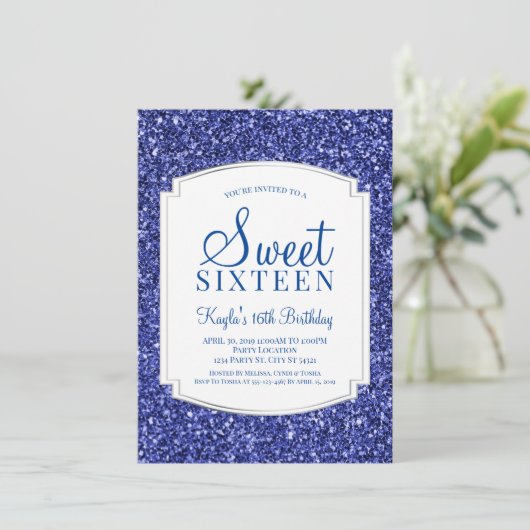 Royal Blue Parties scintillant Sweet 16 Invitation (Debout devant)