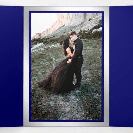 Royal Blue Silver Flourish Swirl Wedding Photo Drieluik Uitnodiging (Binnenkant midden)