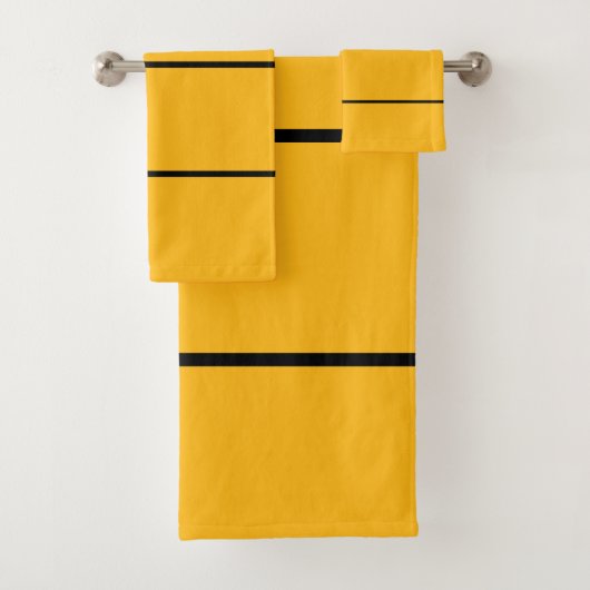 Royal Gold Black Stripes Bad Handdoek (Insitu)