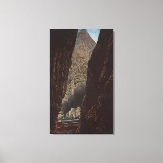Royal Gorge, CO - Uitzicht van een Crevice in Roya Canvas Afdruk (Voorkant)
