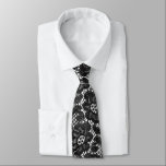 Royal Lace Black Floral Mariage Cravate nuptial<br><div class="desc">Si vous voulez surprendre votre fille, partenaire, femme, ami, c'est une façon! Un style urbain moderne et simple. Quelque chose d'unique qui attire l'attention. Peut être une nouvelle tendance cette année selon Pantone. Une touche unique branchée design de dentelle de fleurs ornementales royales. Obtenez cet été design tendance pour elle...</div>