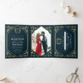 Royal Medieval Fantasy Monogram Weddenschap Drieluik Uitnodiging (Binnen)