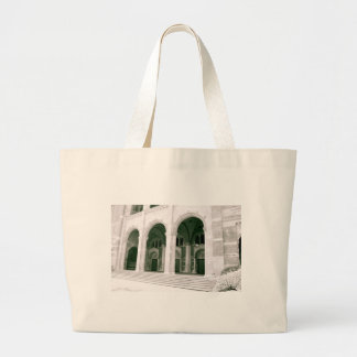 Royce Hall Black en White Grote Tote Bag