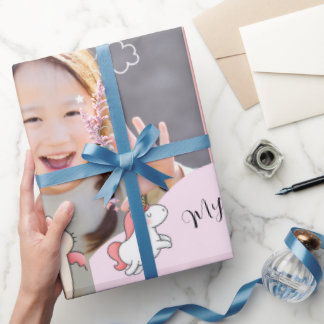 Roze achtergrond & lieve meid cadeaupapier