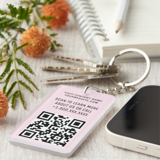Roze Acryl QR Code Sleutelhanger met Logo Rechthoe (Voorkant Rechts)