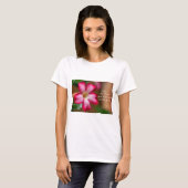 Roze Adenium Obesum bloem ook bekend als Desert Ro T-shirt (Voorkant volledig)