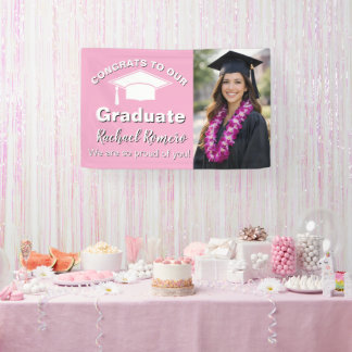 Roze afstudeerfoto spandoek