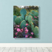 Roze airy Duster Flowers & Prickly Pear Cactus Canvas Afdruk (Insitu (Houten vloer))