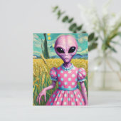 Roze Alien in een Polka Dot Jurk in Tarweveld Briefkaart (Staand voorkant)