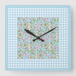 Roze appelbloesem op blauw, blauw en wit gingham vierkante klok