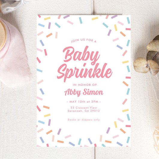 Roze Baby Sprinkle Rainbow Sprinkles Invitation Kaart