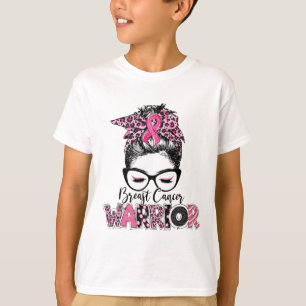 Roze bericht over borstkankerbewustwording met een t-shirt