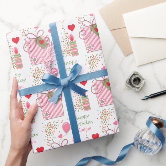 Roze Birthday Gift Hearts gepersonaliseerd Cadeaupapier (Geschenken)