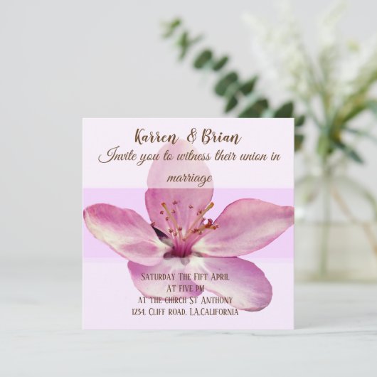 Roze Bloem Bloesem Aangepaste Bruiloft Uitnodiging (Staand voorkant)