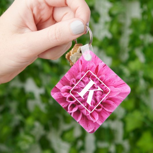Roze Bloem Sleutelhanger met Monogram (Hand)