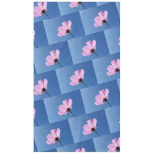 Roze bloemblaadjes tafelkleed