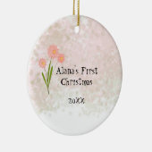 Roze bloemen Baby Eerste Kerstmis Keramisch Ornament (Rechts)