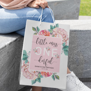 Roze Bloemen Eerste Verjaardag Medium Cadeauzakje