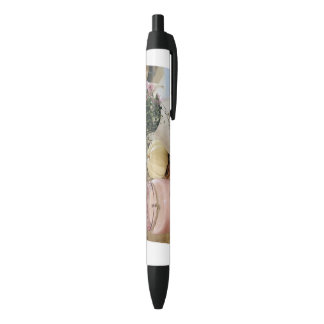 Roze bloemen in zwarte inkt pen