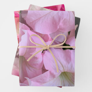 roze bloemen inpakpapier vel