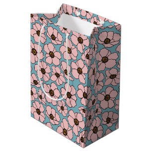 Roze Bloemen Op Blauw Medium Cadeauzakje