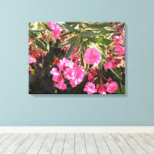 Roze bloemen op de boom canvas afdruk (Insitu (Houten vloer))