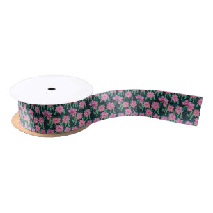 Roze bloemen op zwart lint