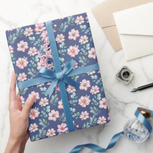Roze Bloemen Weide Marineblauw Inpakpapier