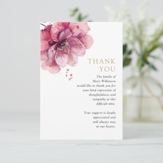Roze Bloemenviering van het leven begrafenisfoto Bedankkaart (Staand voorkant)