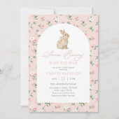 Roze bloemetjes konijn baby shower kaart (Voorkant)