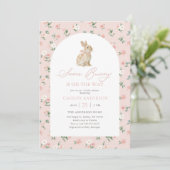 Roze bloemetjes konijn baby shower kaart (Staand voorkant)