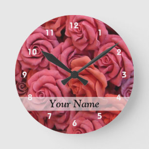 Roze bloemige rozen ronde klok