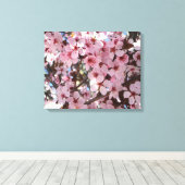Roze bloesems op sierbloemen canvas afdruk (Insitu (Houten vloer))
