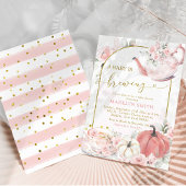 Roze Boho bloemenpompoen Een baby is aan het brouw Kaart