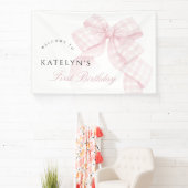 Roze boog eerste verjaardag spandoek (Insitu)