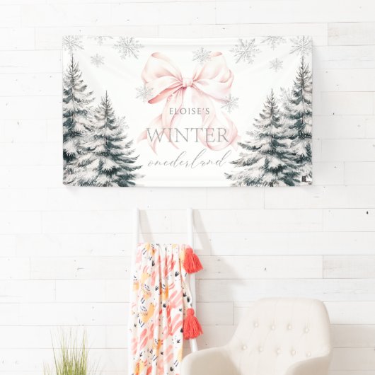 Roze Bow Pine Trees Winter Onederland 1e verjaarda Spandoek (Insitu)