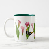 Roze Calla Lilies met Butterflies Tweekleurige Koffiemok (Links)