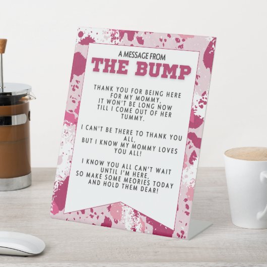 Roze Camo Verjaardagsfeestje benodigdheden Baby sh Reclamebord Met Voetstuk (Insitu)