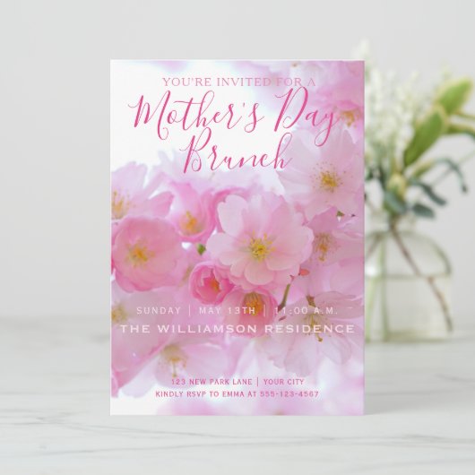 Roze Cherry Blossom Moederdag Brunch Uitnodiging (Staand voorkant)