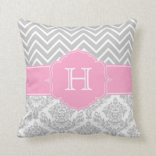 Roze Chevron en Damast Monogram Kussen
