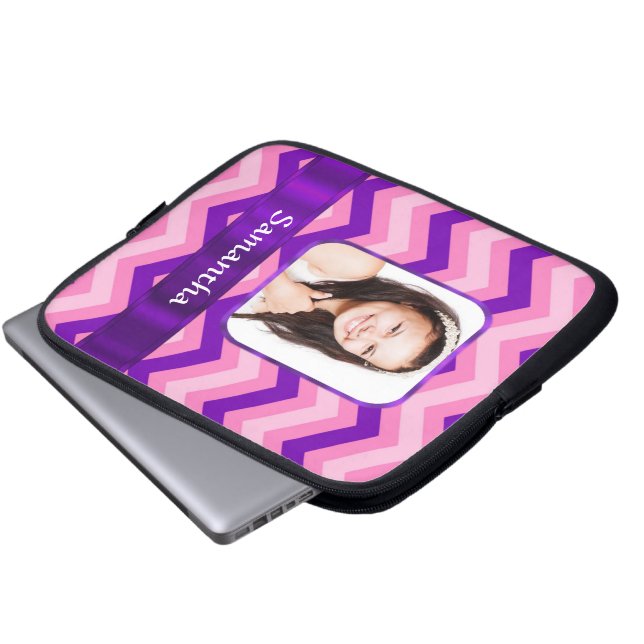 Roze chevron laptop sleeve (Voorkant onderkant)
