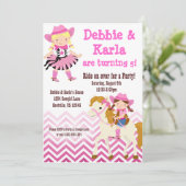 Roze Chevron Twin Cowgirl: uitnodiging van de Birt (Staand voorkant)