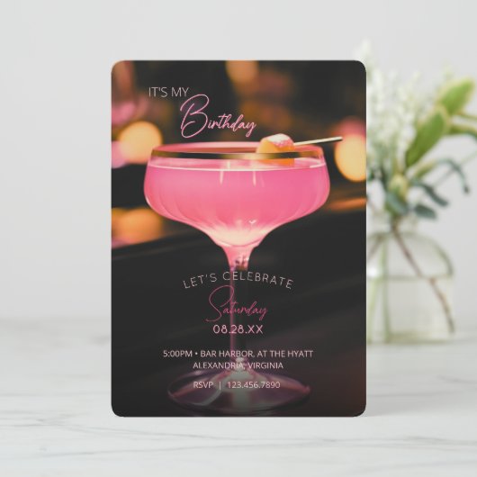 Roze cocktail, het is mijn verjaardag kaart (Staand voorkant)