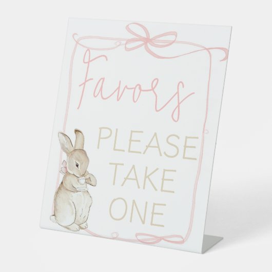 Roze Coquett Peter het Konijn Verjaardagsgunsten Reclamebord Met Voetstuk (Voorkant)