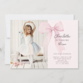 Roze Coquette Bow Foto Verjaardag Uitnodiging (Voorkant)